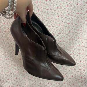 Y2K 2000s BCBGirls Women's Leather Brown Ankle Boots